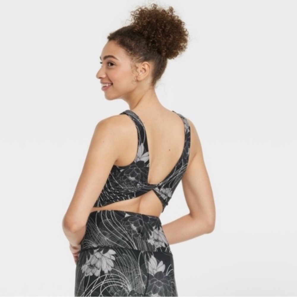 JoyLab Black Floral Print Two-Way
Sports Bra/ Top Size Large NWT